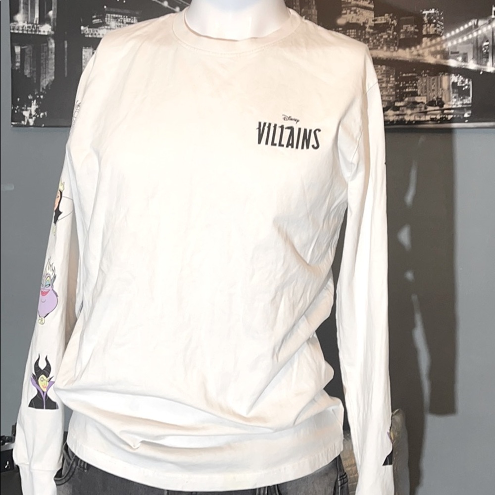 Disney by DIVIDED long sleeve shirt